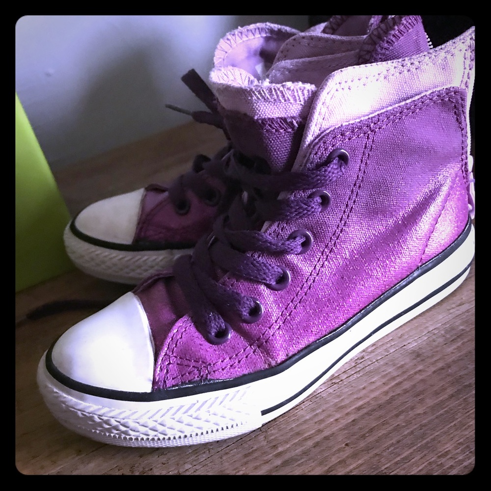Chuck Taylor Converse High Top Sneakers 👟